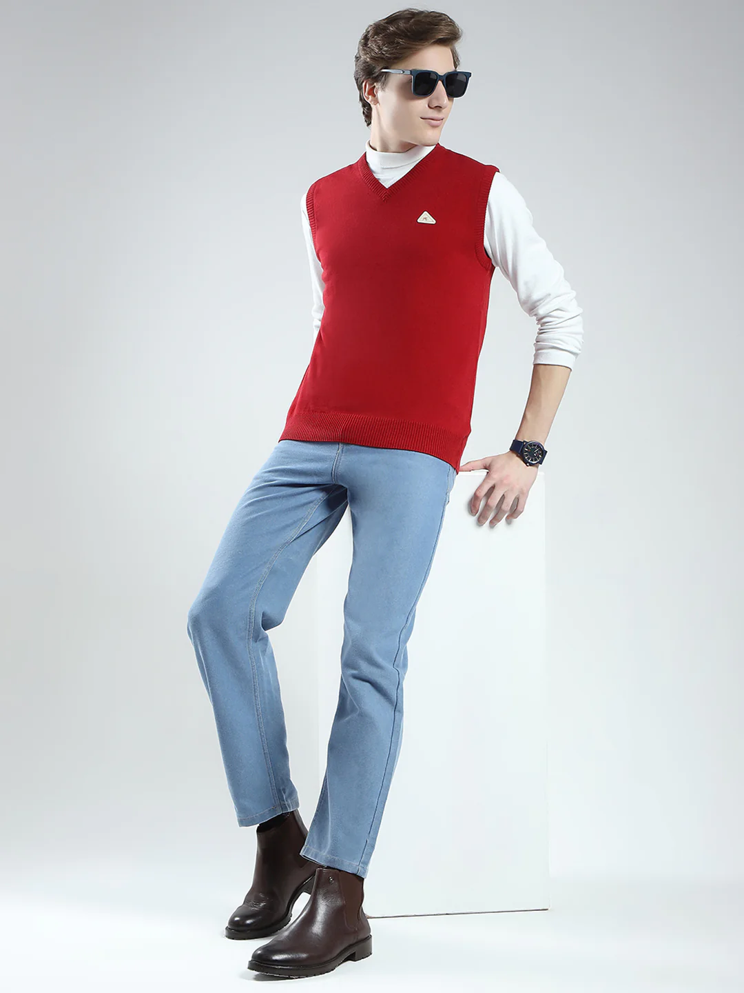 Men Red Solid V Neck Sleeveless Sweater - Image 2