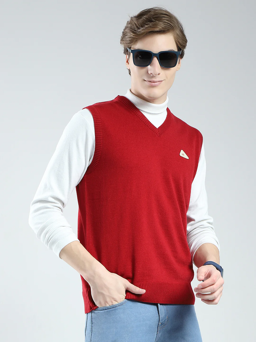 Men Red Solid V Neck Sleeveless Sweater - Image 4