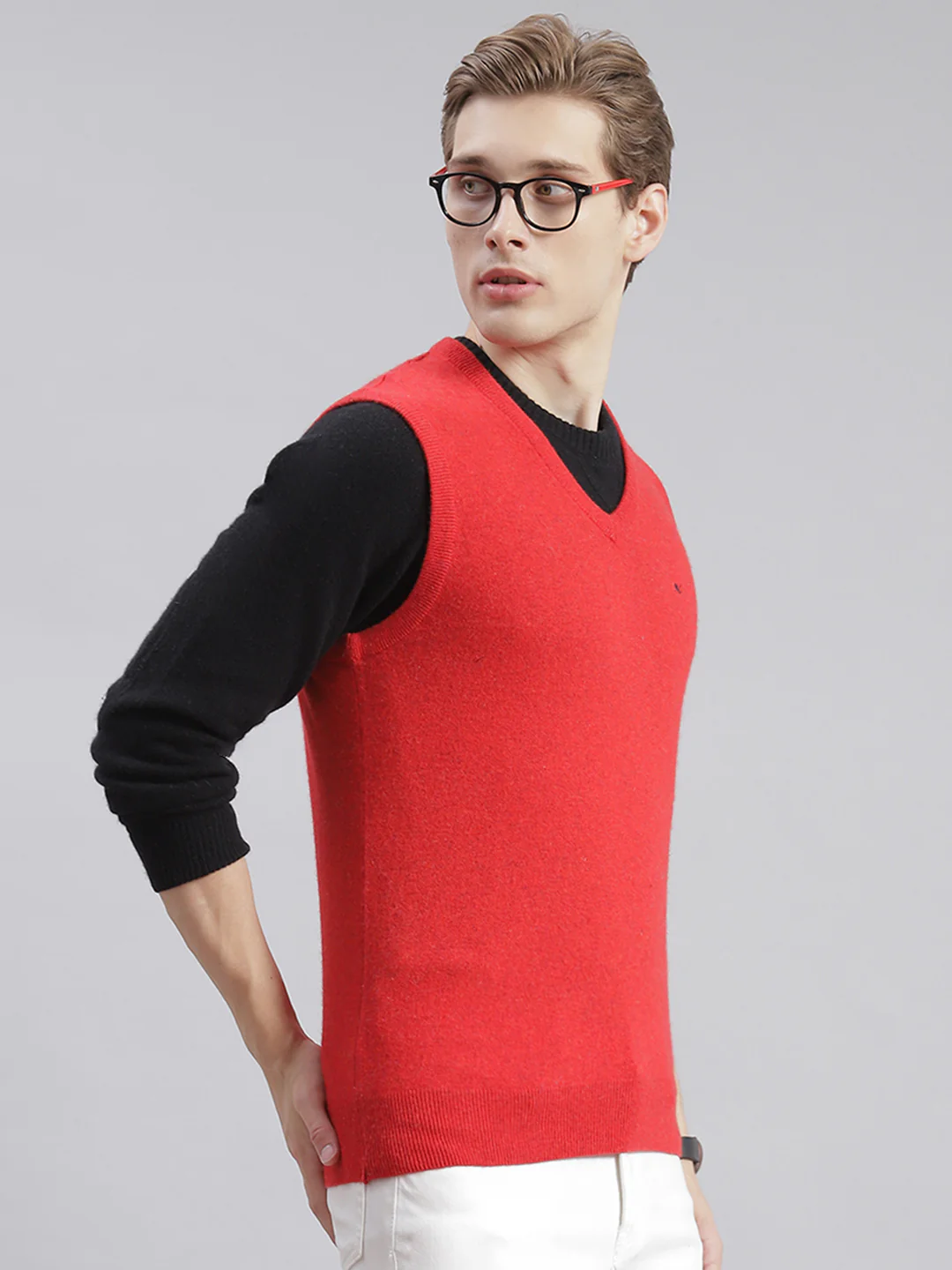 Men Red Solid V Neck Sleeveless Sweaters/Pullovers - Image 4