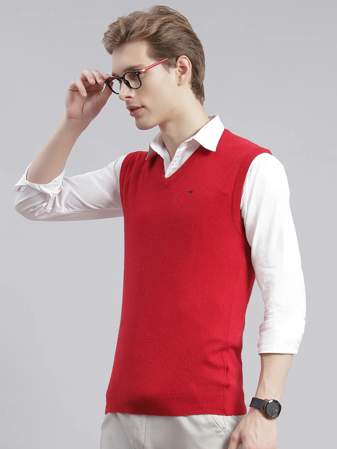 Men Red Solid V Neck Sleeveless Sweaters/Pullovers - Image 3