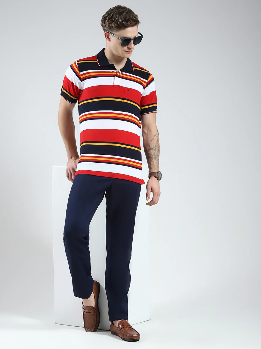 Men Red Stripe Collar Half Sleeve T-Shirt - Image 2