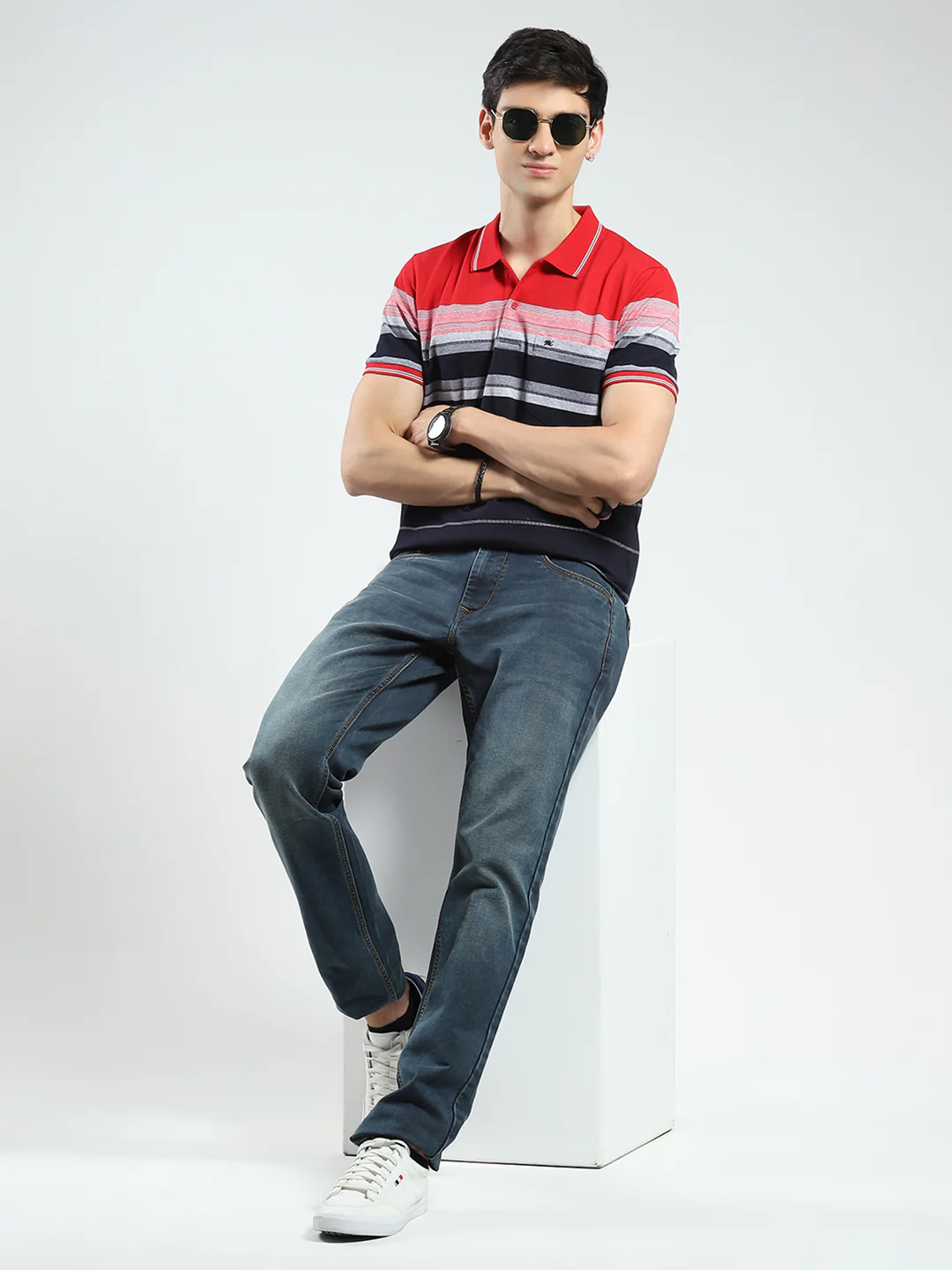 Men Red Stripe Collar Half Sleeve T-Shirt - Image 2