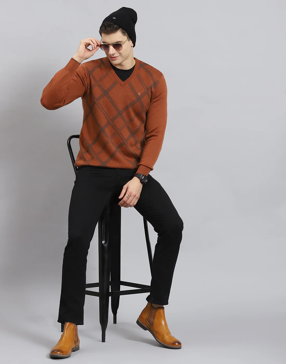 Men Rust Printed V Neck Full Sleeve Sweater - Image 7