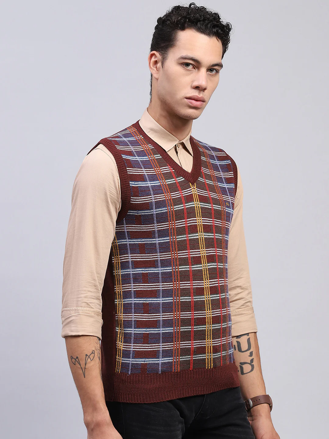 Men Rust Self Design V Neck Sleeveless Sweater - Image 4