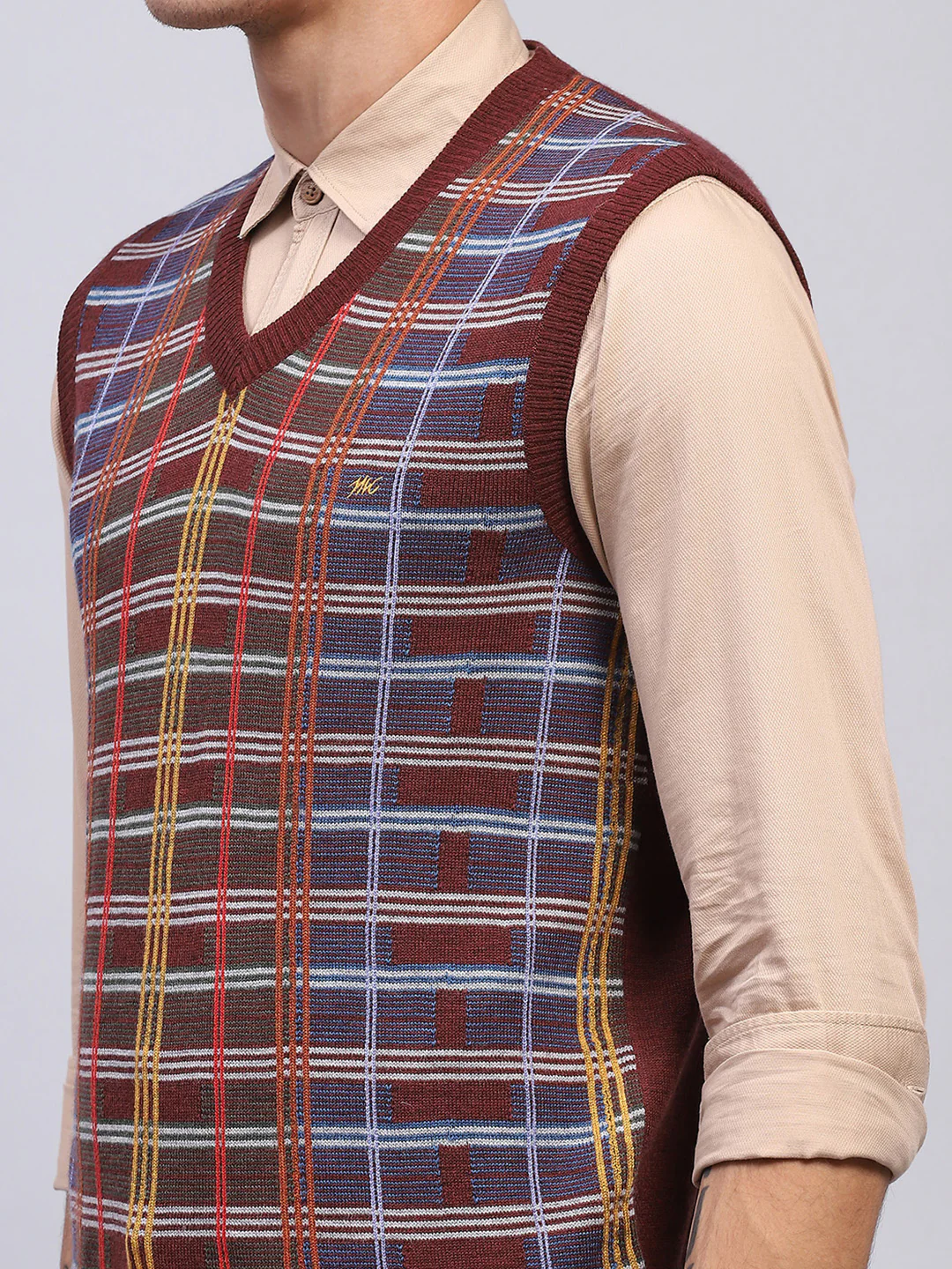 Men Rust Self Design V Neck Sleeveless Sweater - Image 7