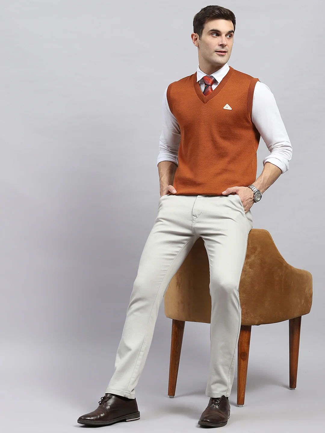 Men Rust Solid V Neck Sleeveless Sweater - Image 2