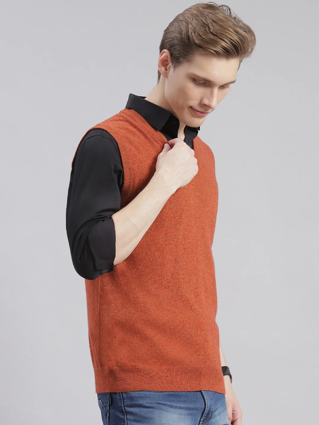 Men Rust Solid V Neck Sleeveless Sweaters/Pullovers - Image 4
