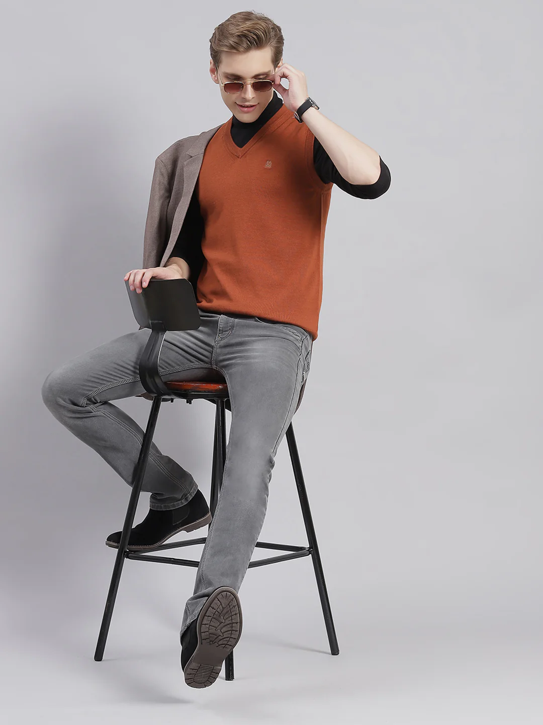 Men Rust Solid V Neck Sleeveless Sweaters/Pullovers - Image 2