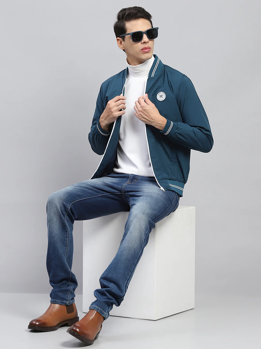 Men Teal Blue Solid Round Neck Full Sleeve Jacket - Image 2