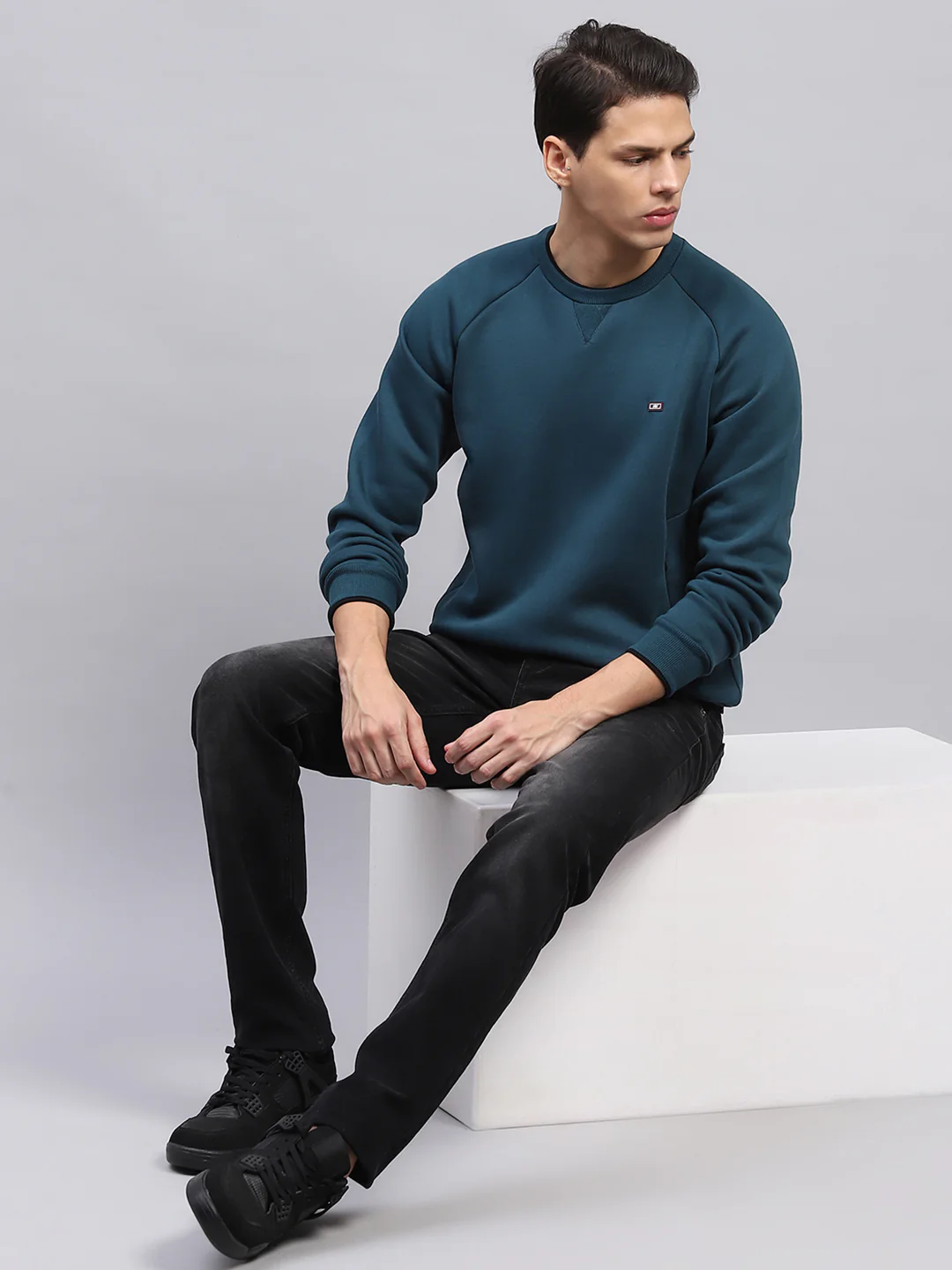 Men Teal Blue Solid Round Neck Full Sleeve Sweatshirt - Image 2