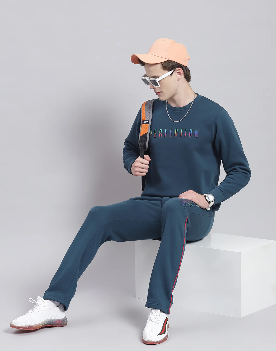 Men Teal Blue Solid Round Neck Full Sleeve Tracksuit - Image 2