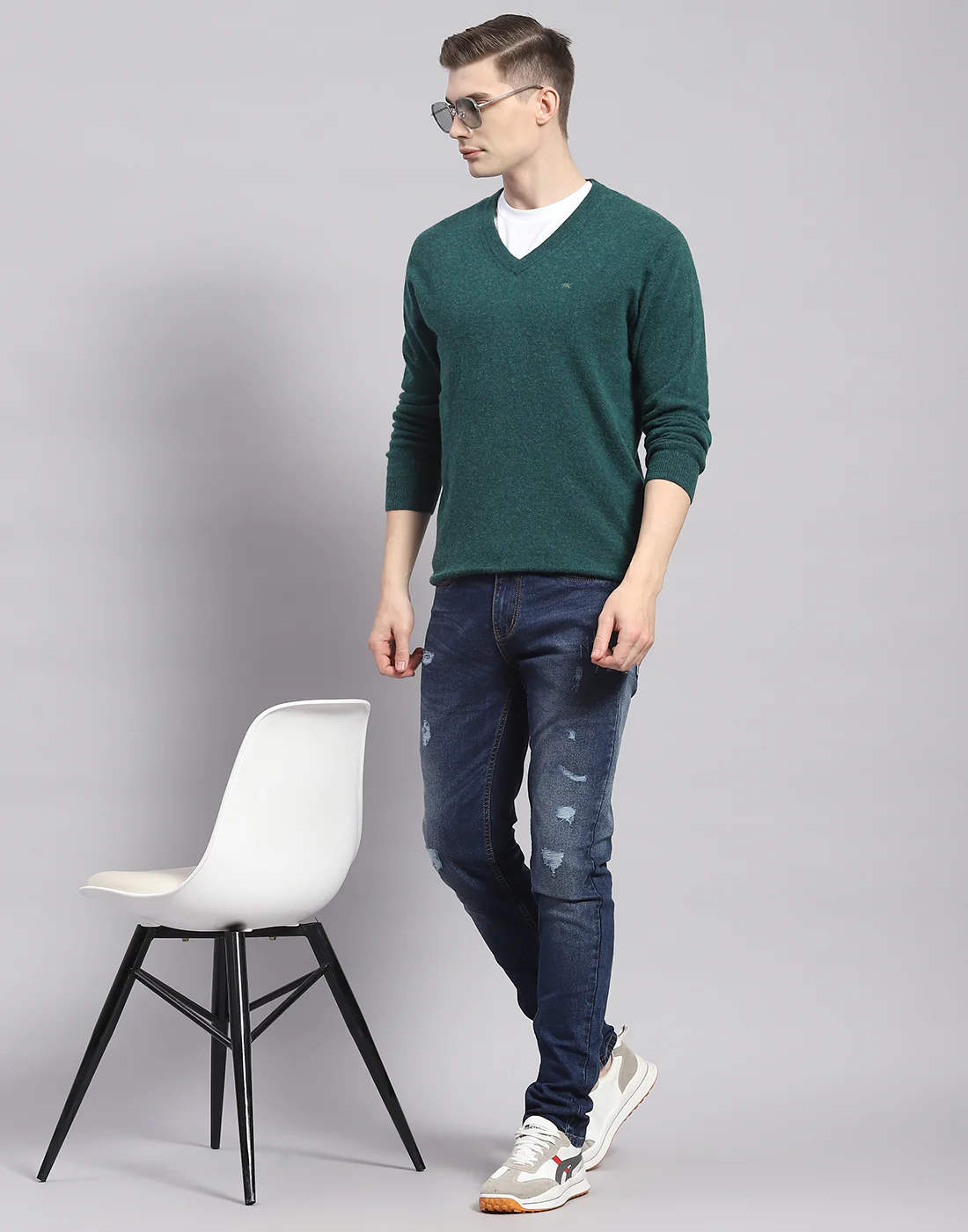 Men Teal Blue Solid V Neck Full Sleeve Pullover - Image 2