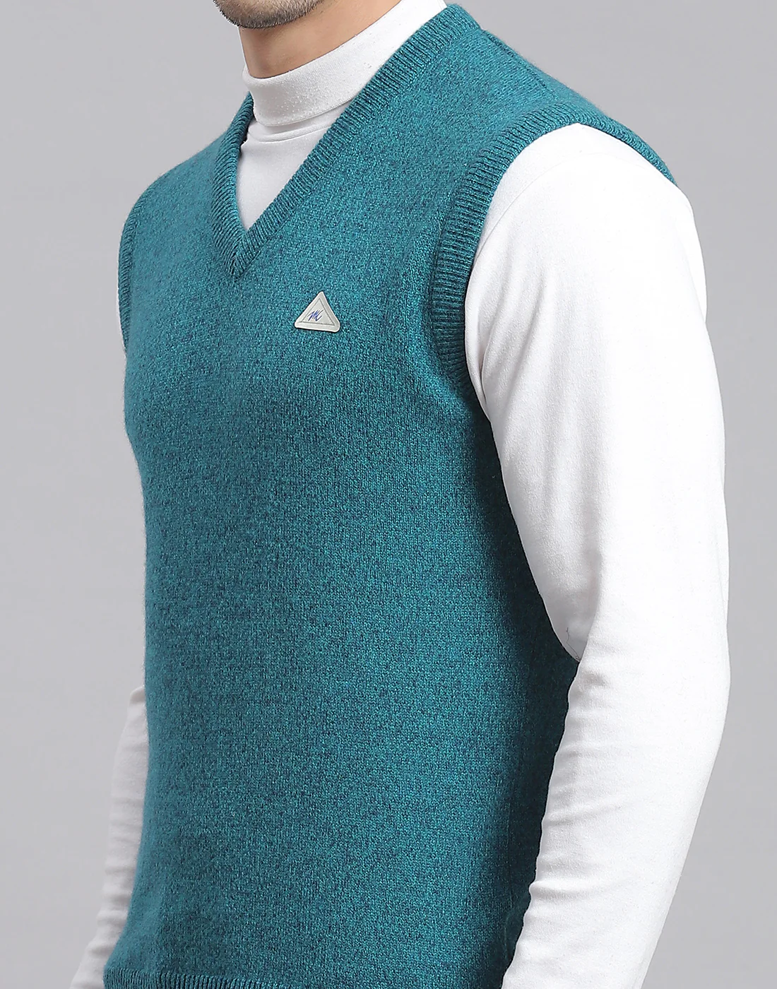 Men Turquoise Blue Solid V Neck Sleeveless Sweater - Image 7