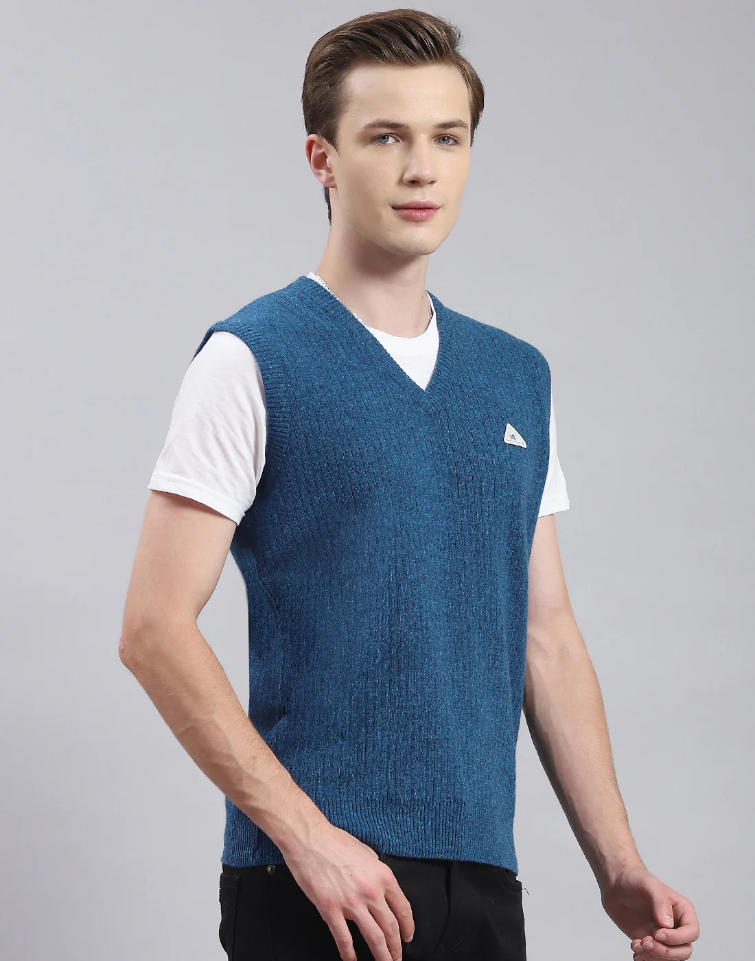 Men Turquoise Blue Solid V Neck Sleeveless Sweater - Image 4