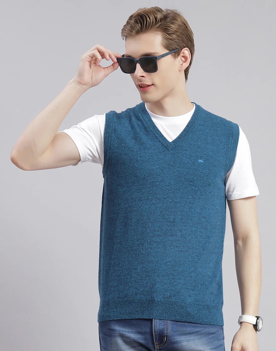 Men Turquoise Blue Solid V Neck Sleeveless Sweater - Image 3