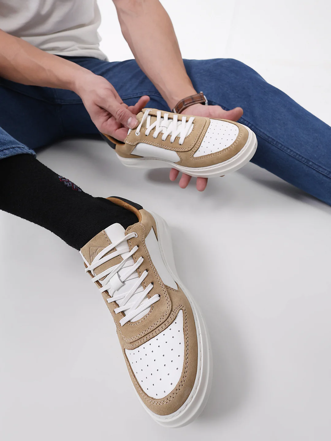 Men White & Beige Lace Up Genuine Leather Casual Sneakers - Image 3