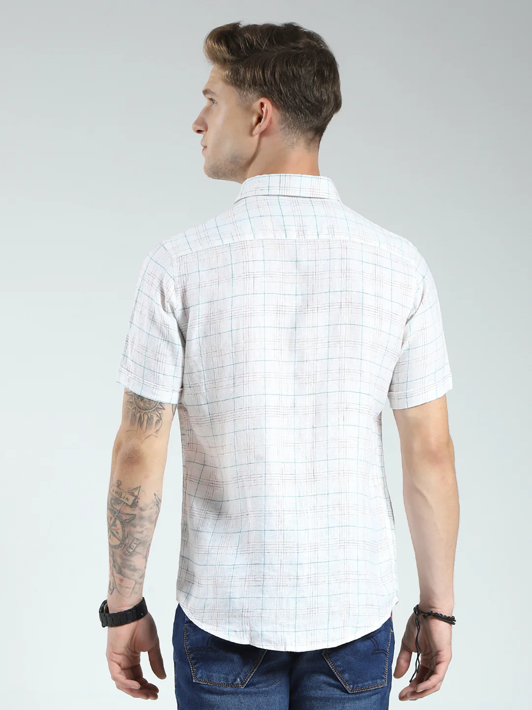 Men White Check Collar Half Sleeve Linen Shirt - Image 5