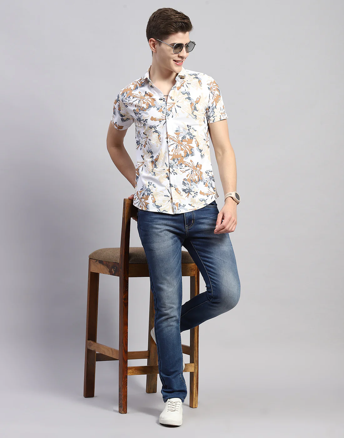 Men White Floral Print Collar Half Sleeve Shirt - Image 2