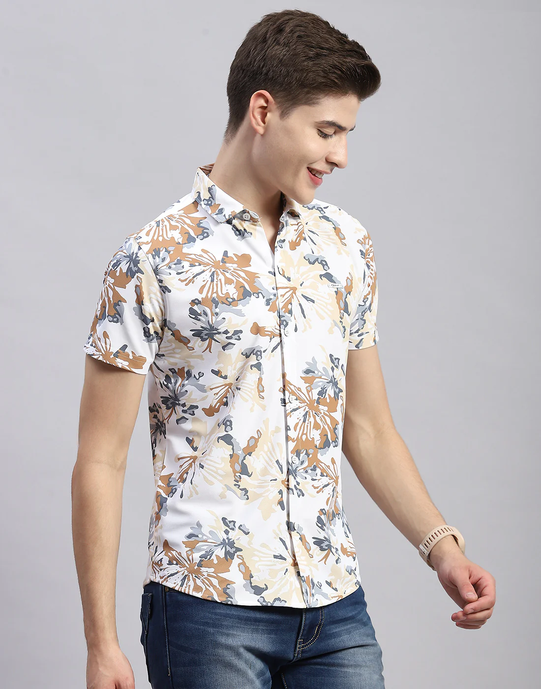 Men White Floral Print Collar Half Sleeve Shirt - Image 4