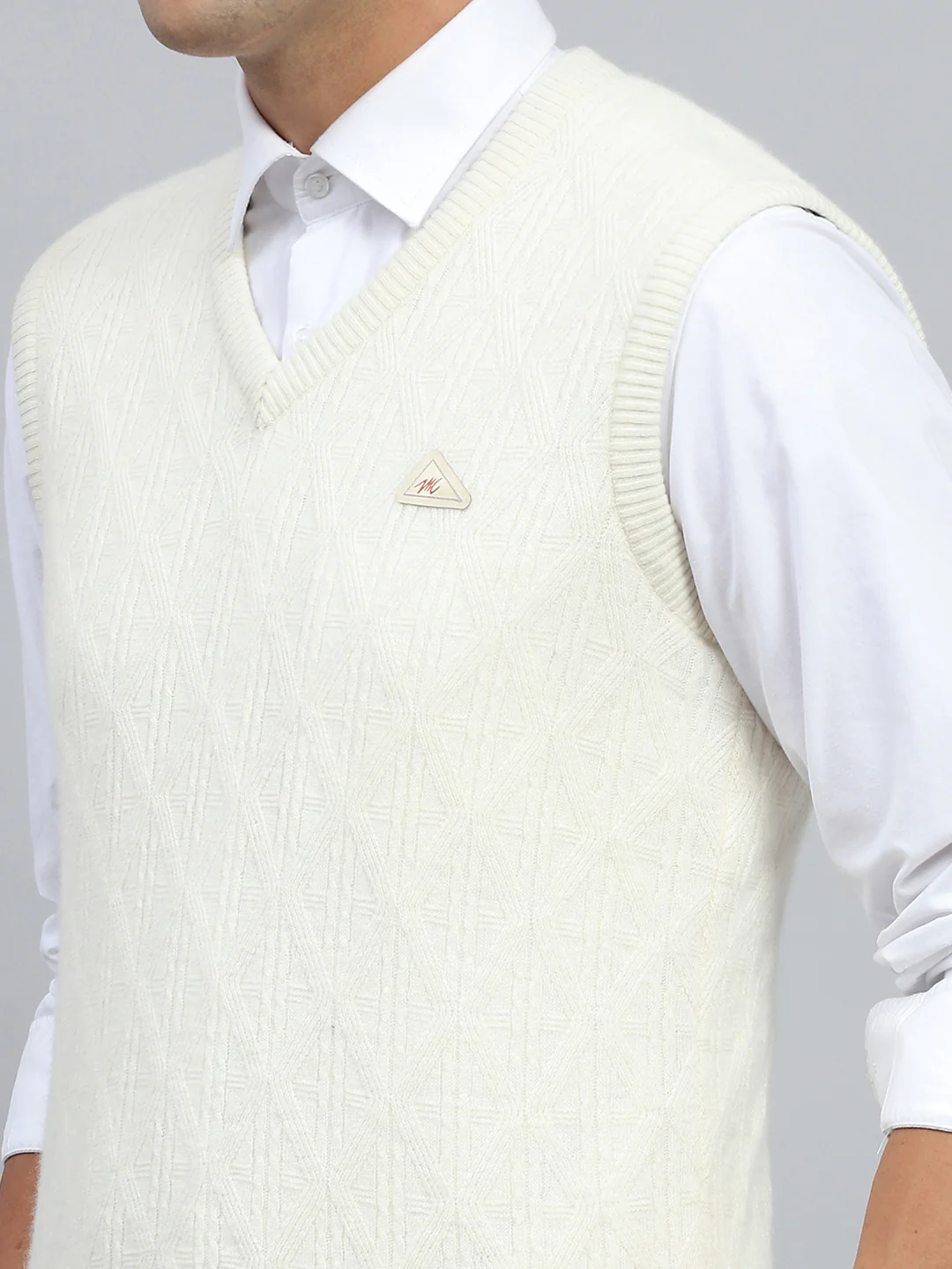 Men White Self Design V Neck Sleeveless Sweater - Image 7