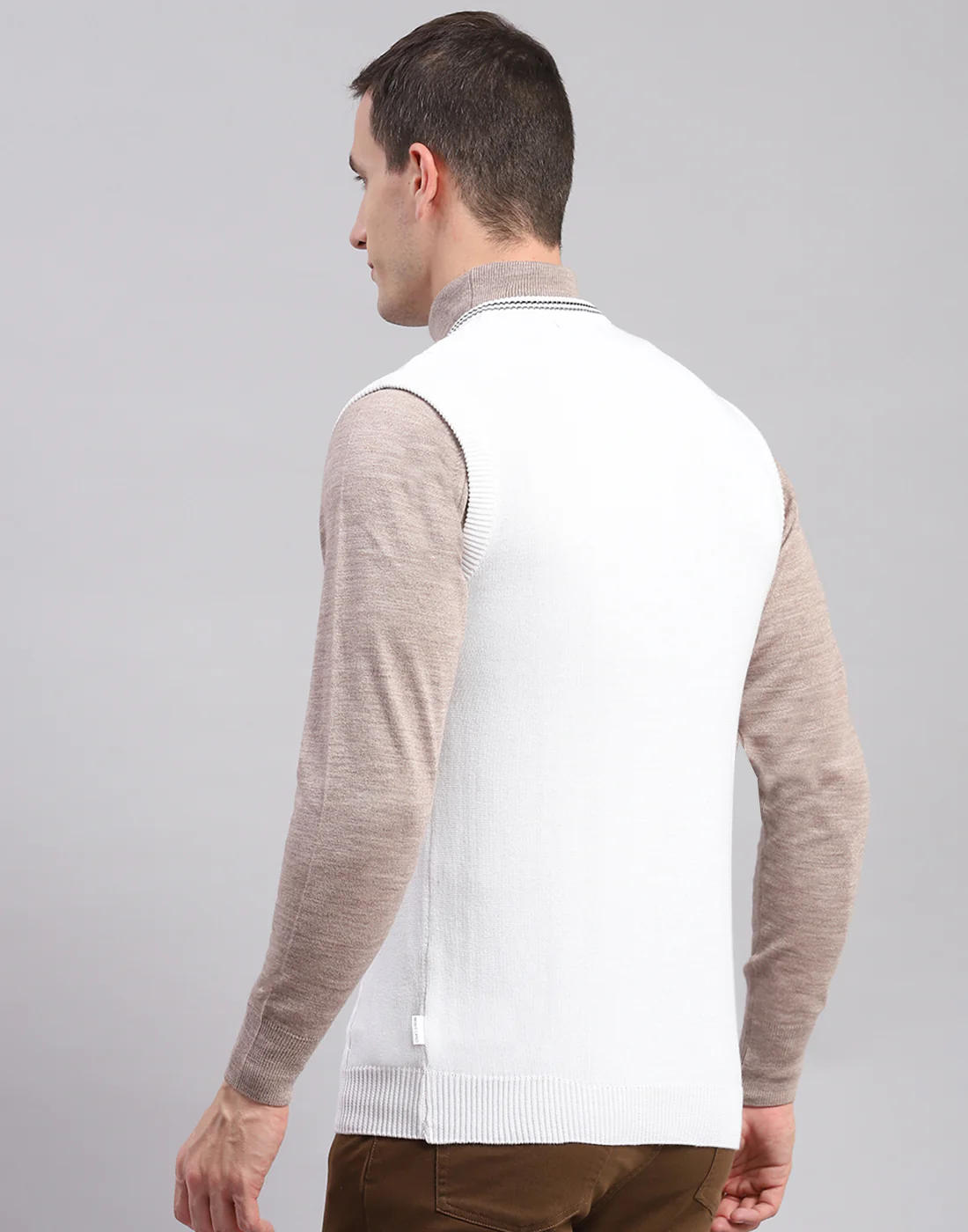 Men White Self Design V Neck Sleeveless Sweaters/Pullovers - Image 5