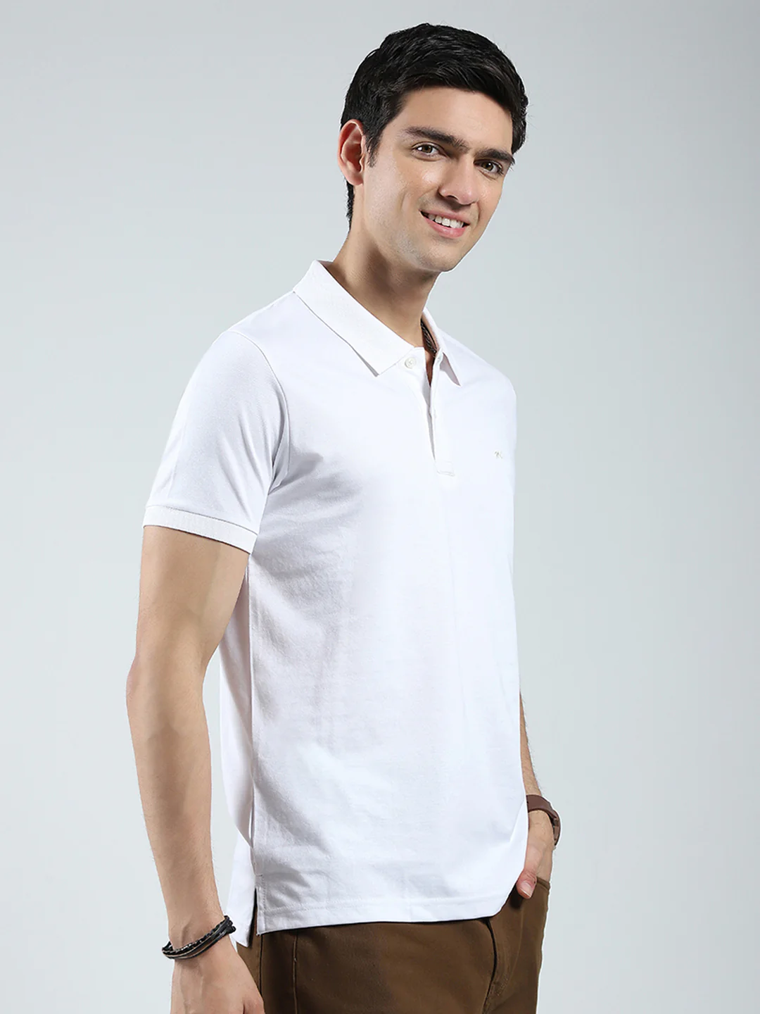 Men White Solid Collar Half Sleeve T-Shirt - Image 4