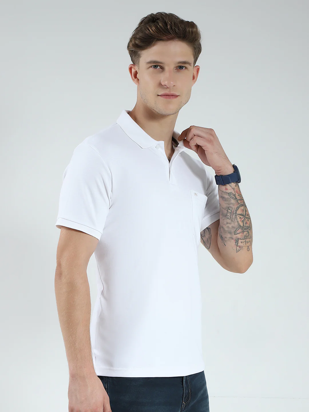 Men White Solid Collar Half Sleeve T-Shirt - Image 4