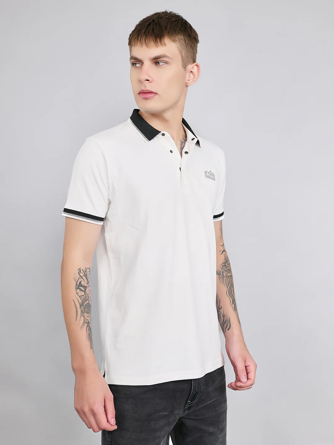 Men White Solid Collar Half Sleeve T-Shirt - Image 3