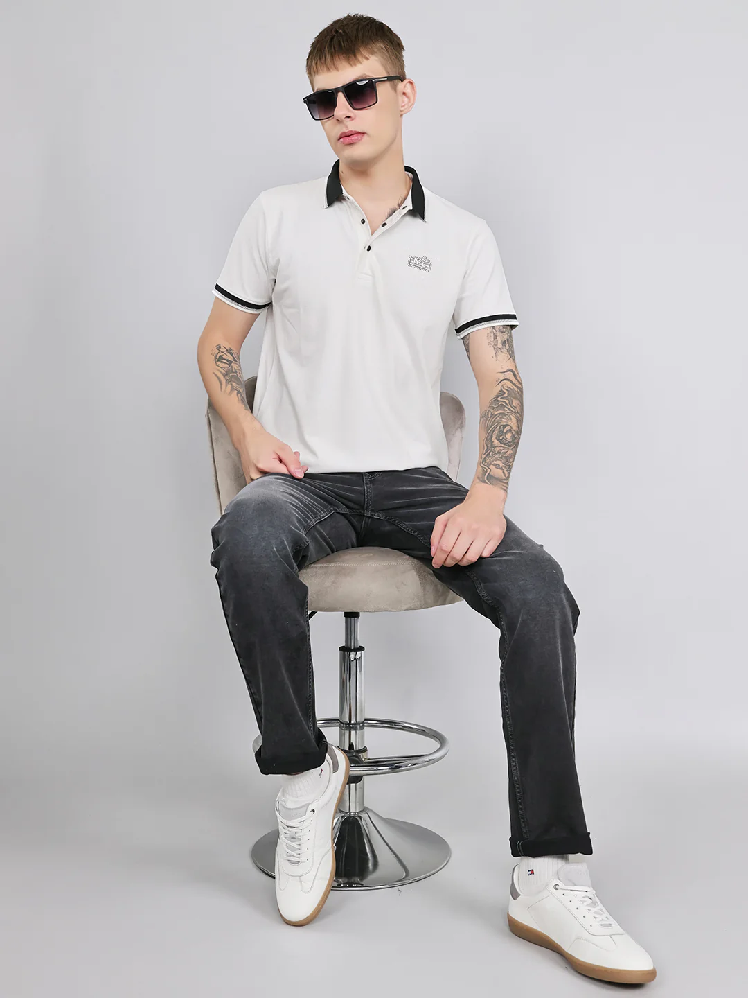 Men White Solid Collar Half Sleeve T-Shirt - Image 6