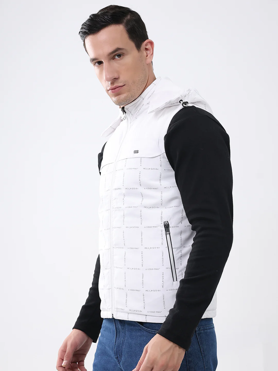 Men White Solid Detachable Hood Sleeveless Reversible Jacket - Image 3