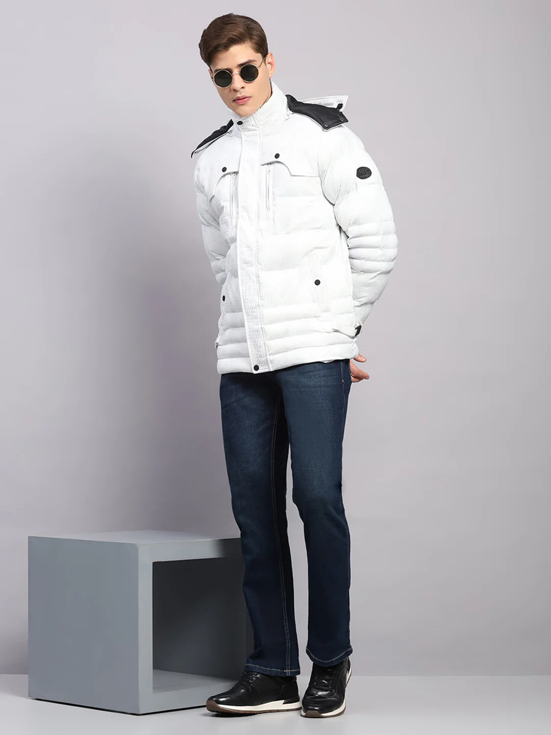 Men White Solid Hooded Full Sleeve Jacket - Image 2