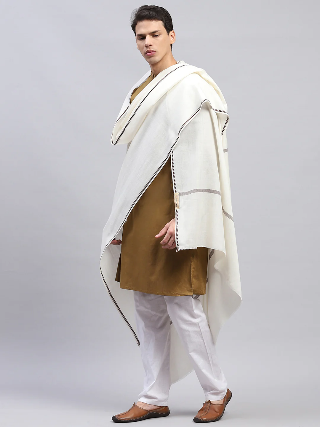 Men White Solid Lohi Shawl - Image 4