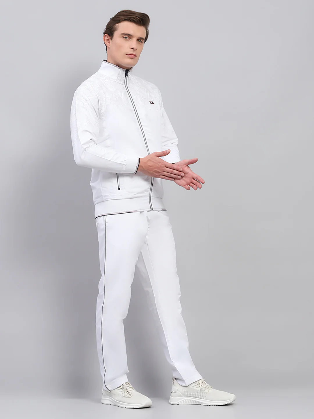 Men White Solid Mock Neck Full Sleeve Winter Tracksuit - Image 4