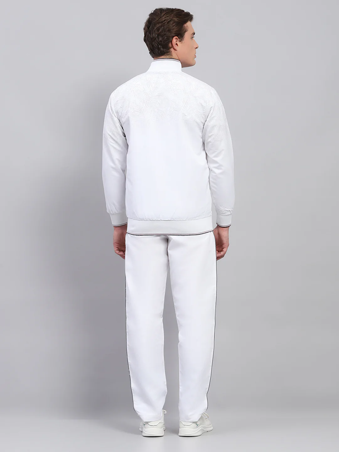 Men White Solid Mock Neck Full Sleeve Winter Tracksuit - Image 5