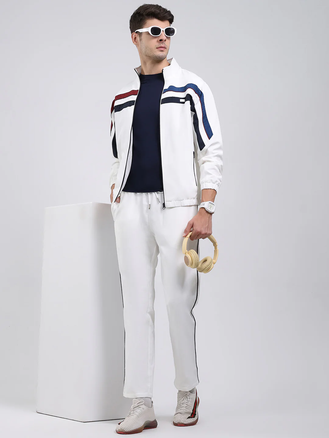 Men White Solid Mock Neck Full Sleeve Winter Tracksuit - Image 2