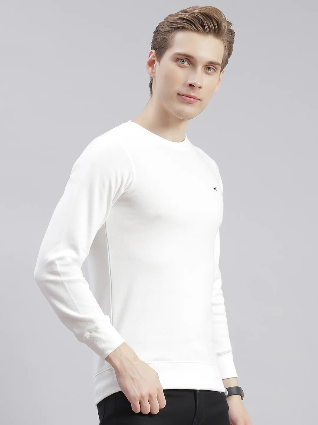Men White Solid Round Neck Full Sleeve T-Shirts - Image 4