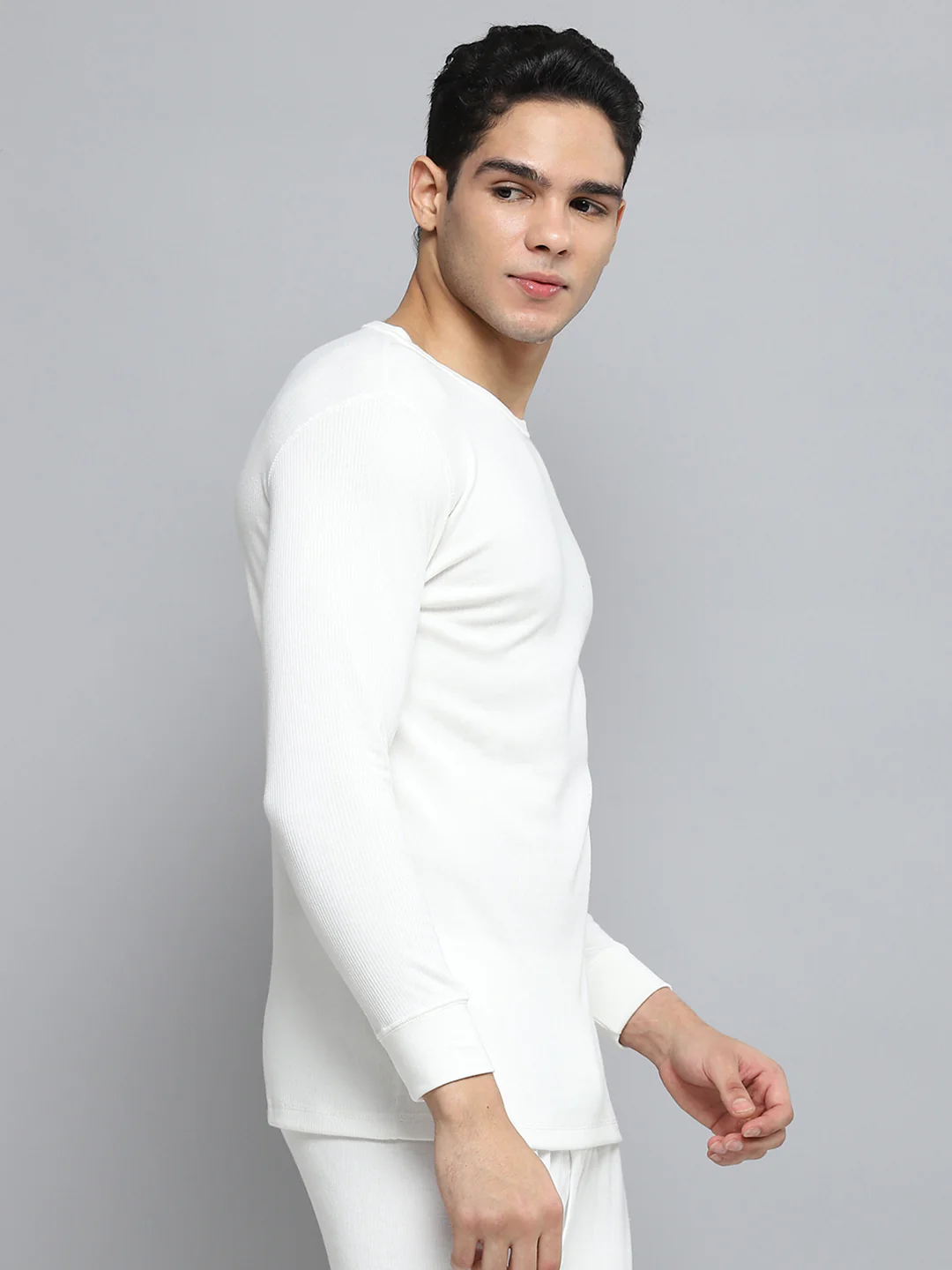 Men White Solid Round Neck Full Sleeve Thermal Vest - Image 4