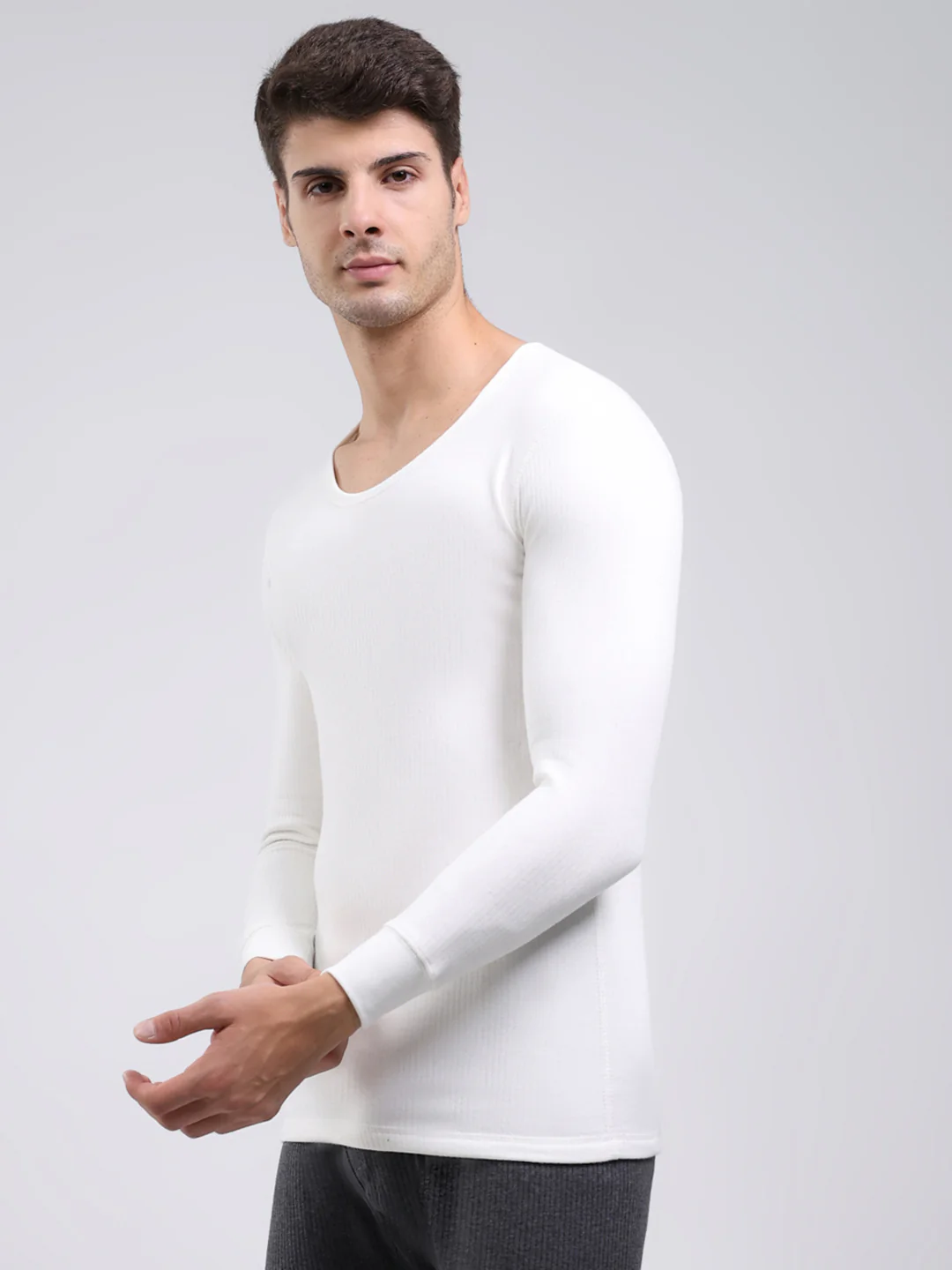 Men White Solid Round Neck Full Sleeve Thermal Vest - Image 3