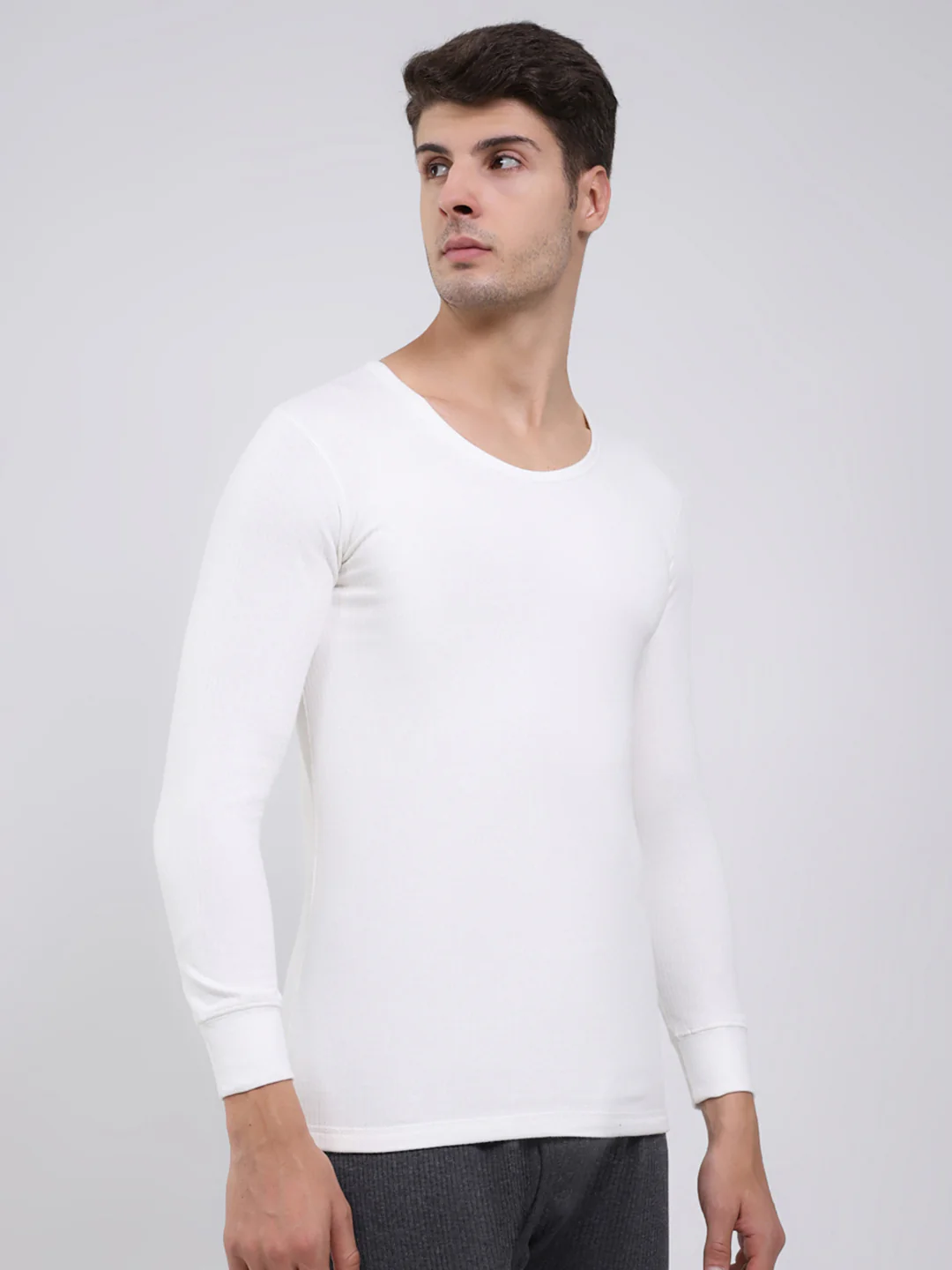 Men White Solid Round Neck Full Sleeve Thermal Vest - Image 4