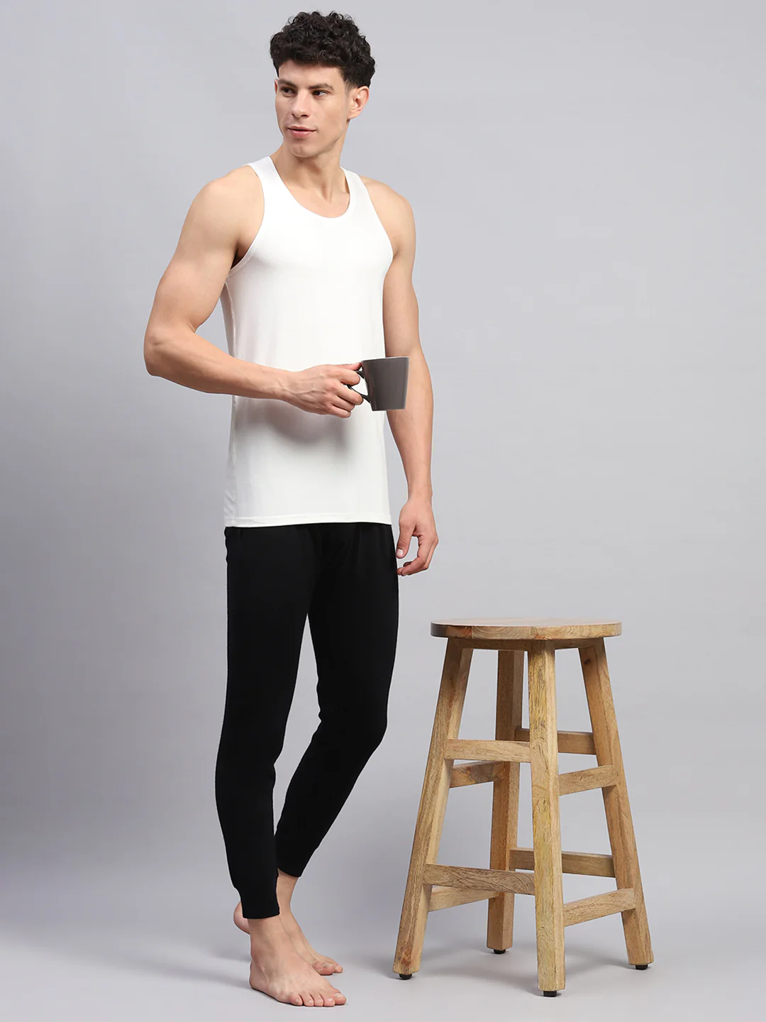 Men White Solid Round Neck Sleeveless Thermal Vest - Image 2