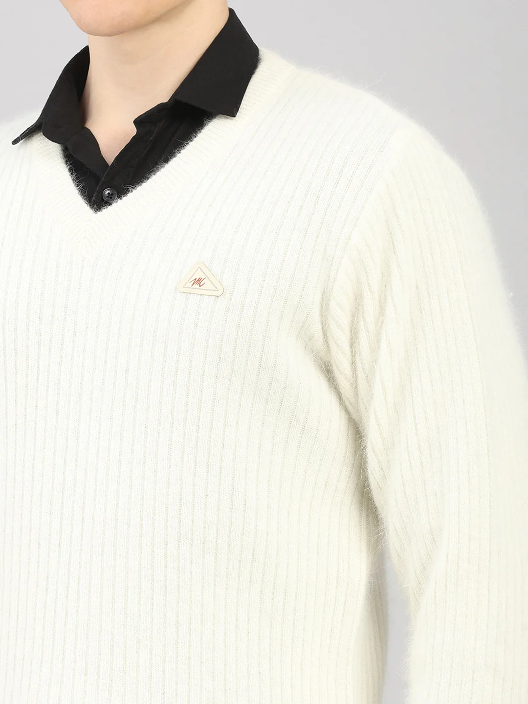Men White Solid V Neck Full Sleeve Pullover - Image 6