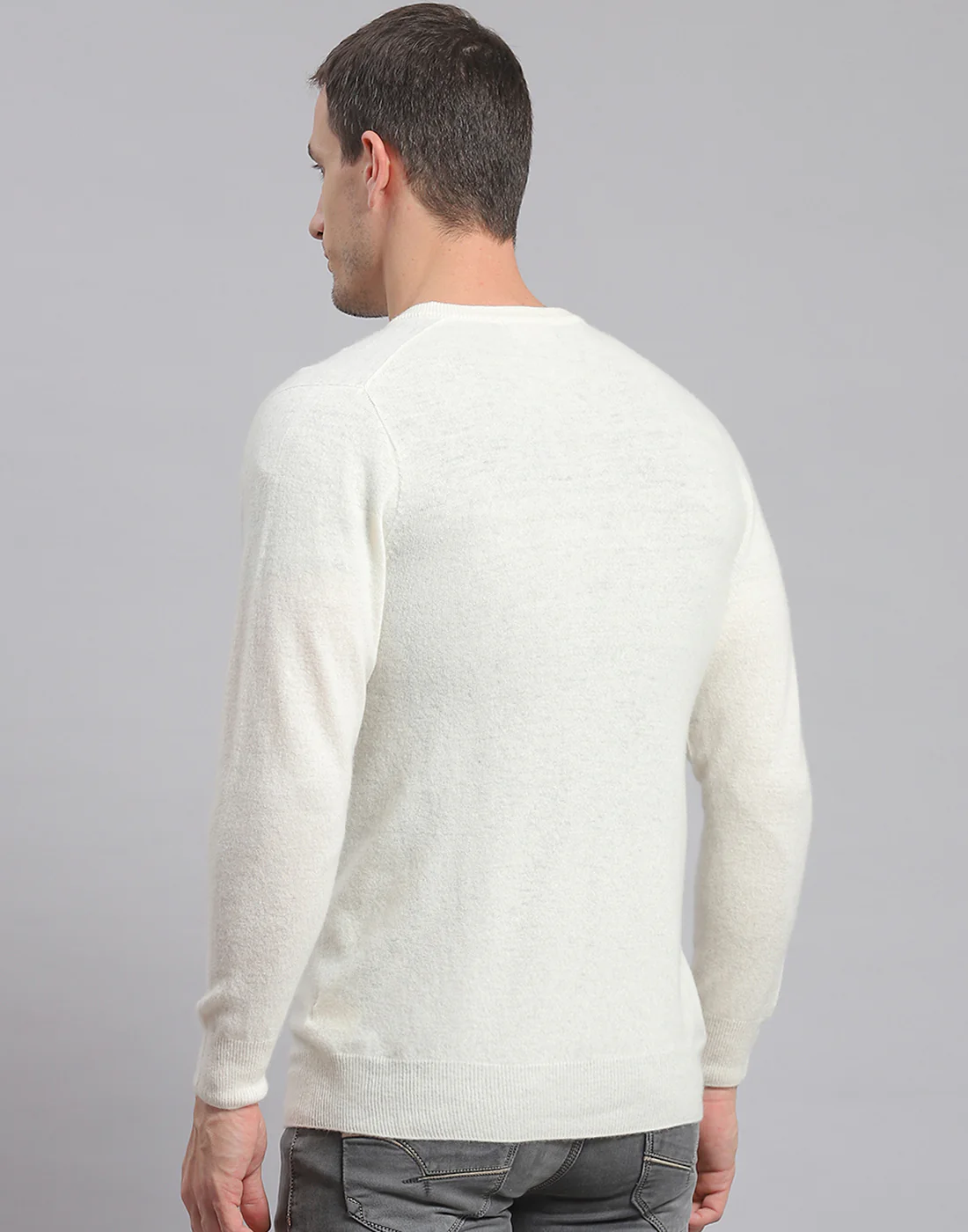Men White Solid V Neck Full Sleeve Sweater - Image 6