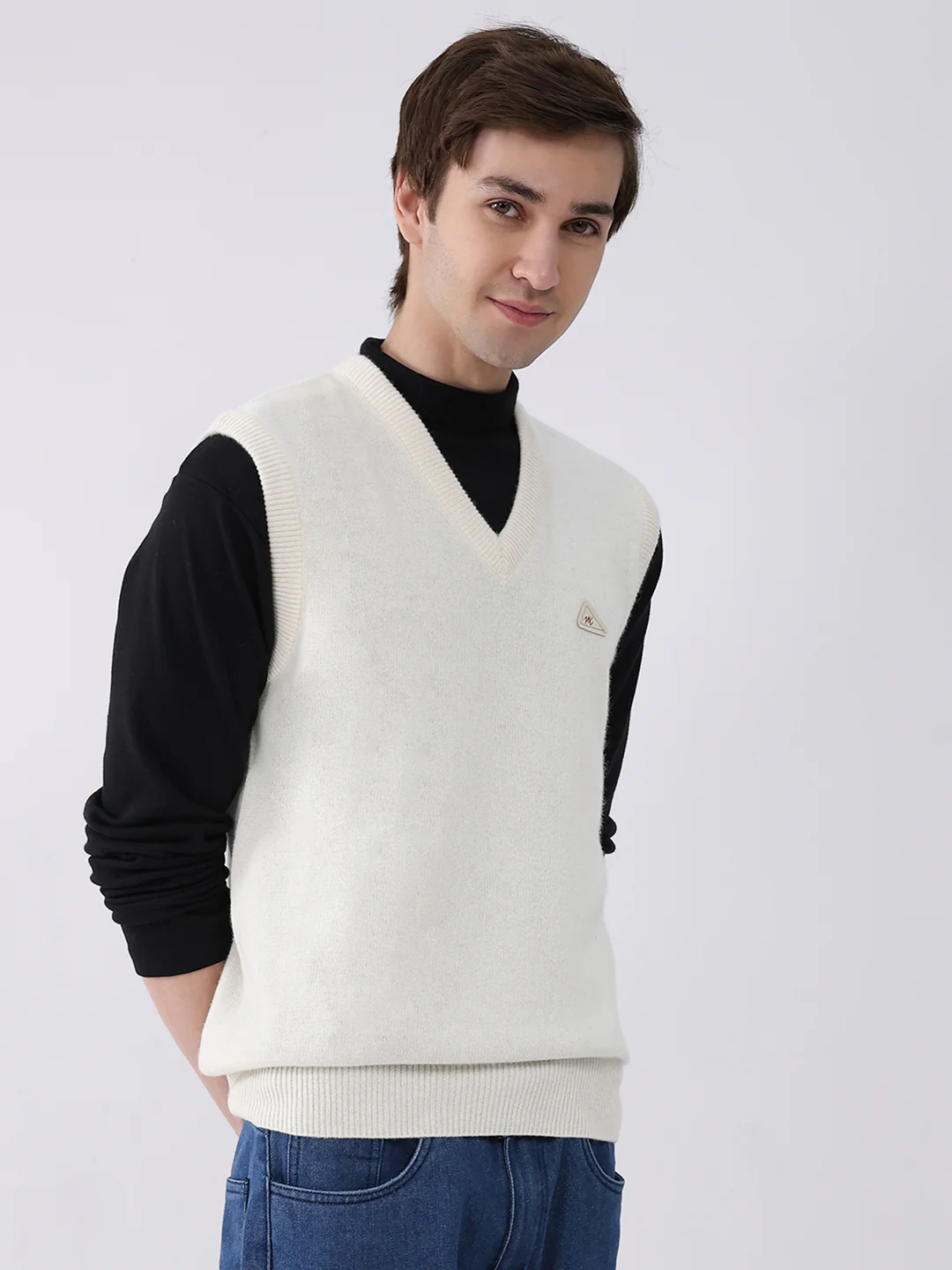 Men White Solid V Neck Sleeveless Sweater - Image 4