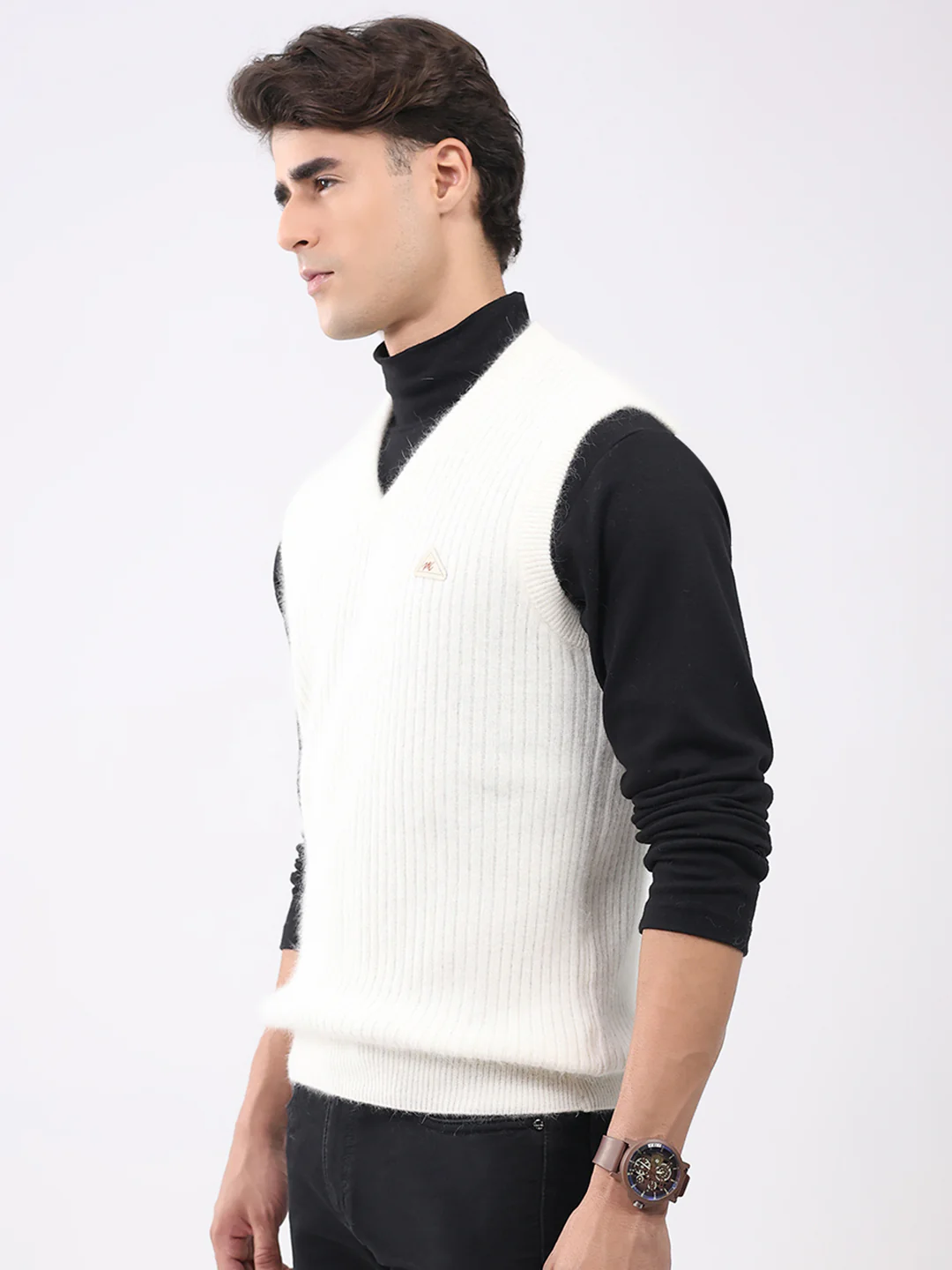 Men White Solid V Neck Sleeveless Sweater - Image 3