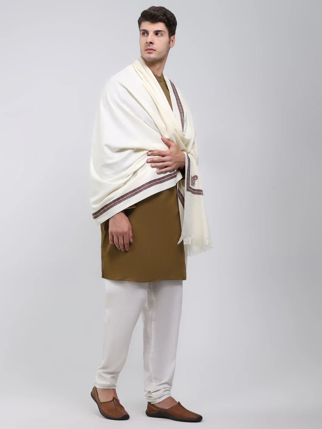 Men White Solid Wool Blend Lohi Shawl - Image 4