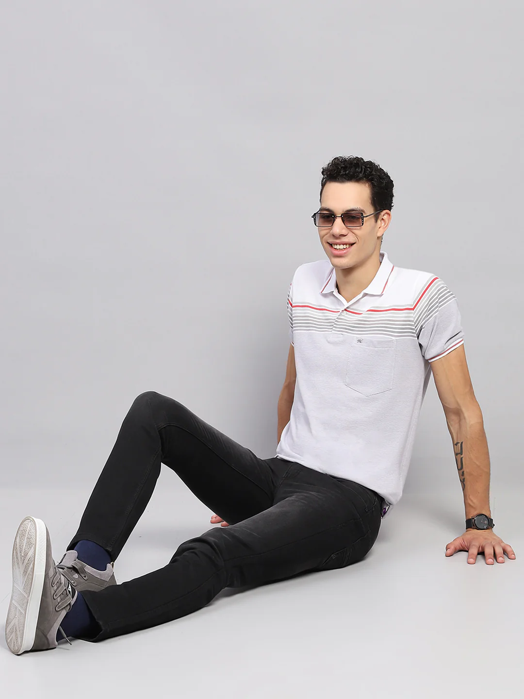 Men White Stripe Collar Half Sleeve T-Shirt - Image 2