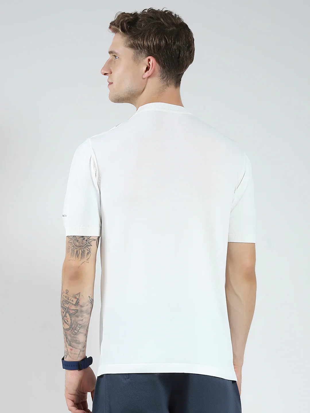Men White Stripe Round Neck Half Sleeve T-Shirt - Image 5