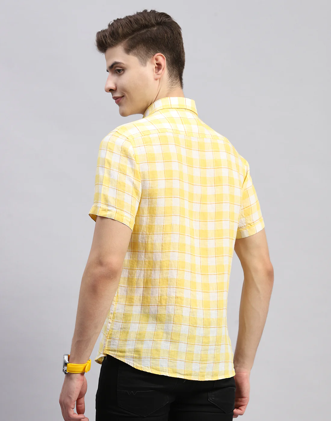 Men Yellow Check Collar Half Sleeve Linen Shirt - Image 5