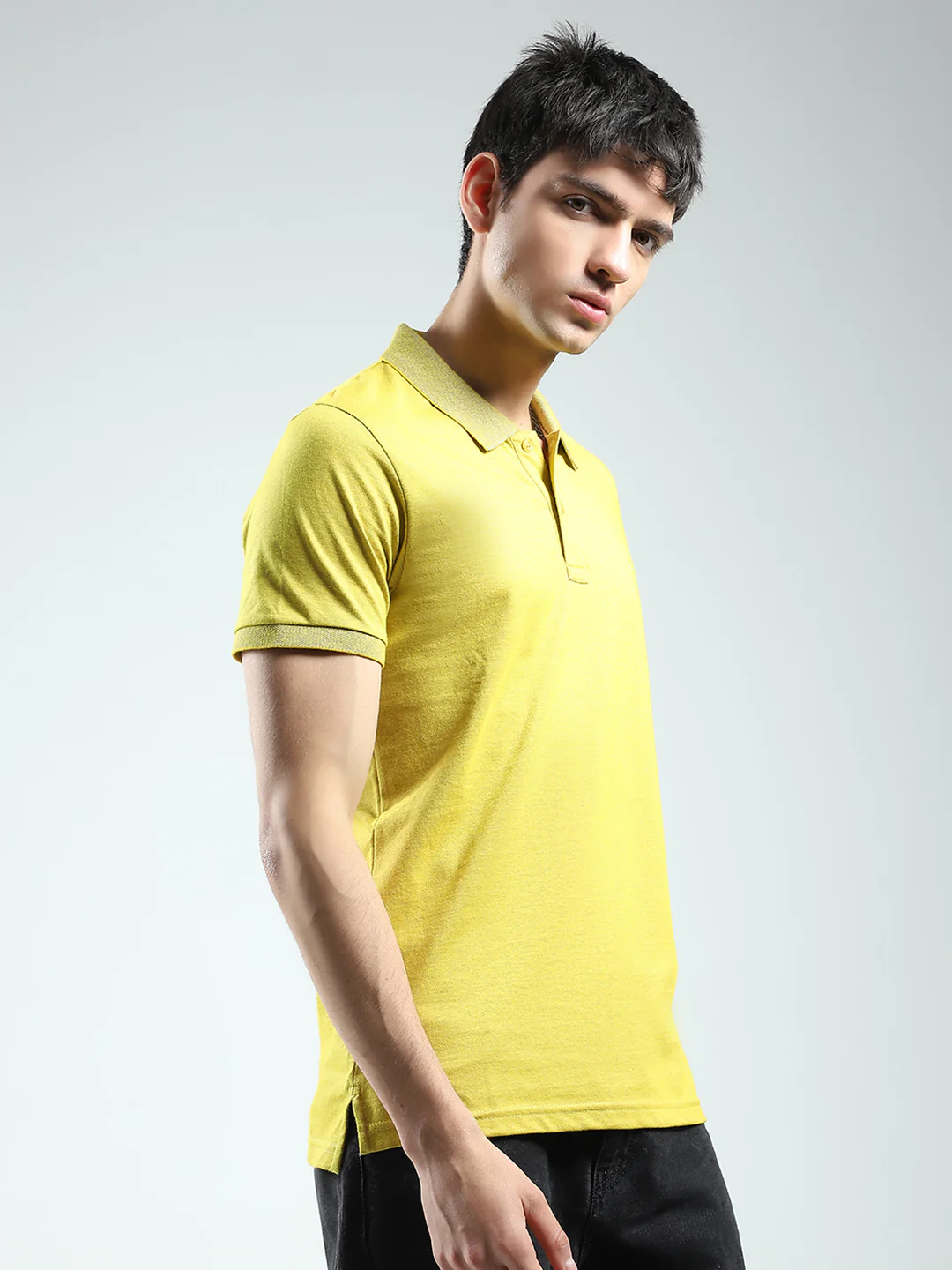 Men Yellow Solid Collar Half Sleeve T-Shirt - Image 4