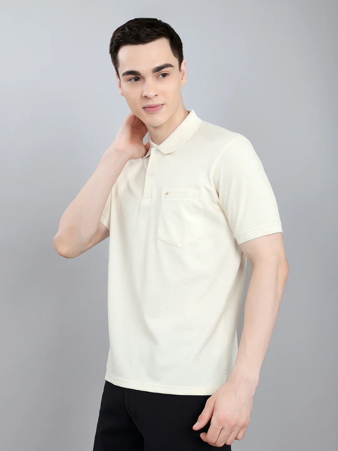 Men Yellow Solid Collar Half Sleeve T-Shirt - Image 2
